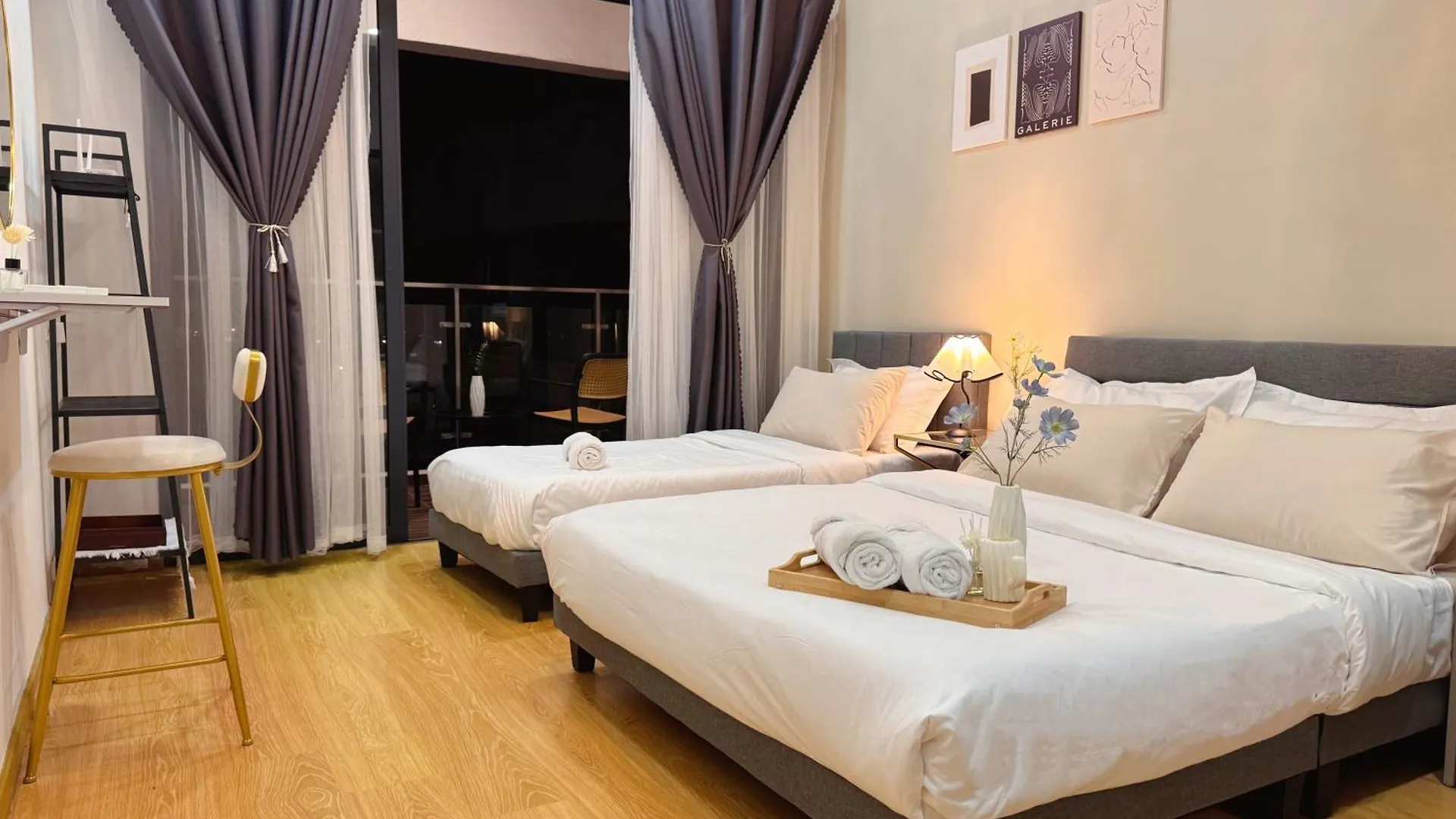 Wind Serenity At Country Garden Danga Bay With 2Carparks Foc Netflix Access And Youtube Premium 3Beds3Bath For 6-13Pax By Minshuku Johor Bahru