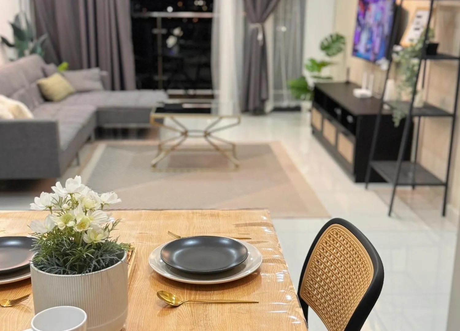 Wind Serenity At Country Garden Danga Bay With 2Carparks Foc Netflix Access And Youtube Premium 3Beds3Bath For 6-13Pax By Minshuku Johor Bahru Apartment