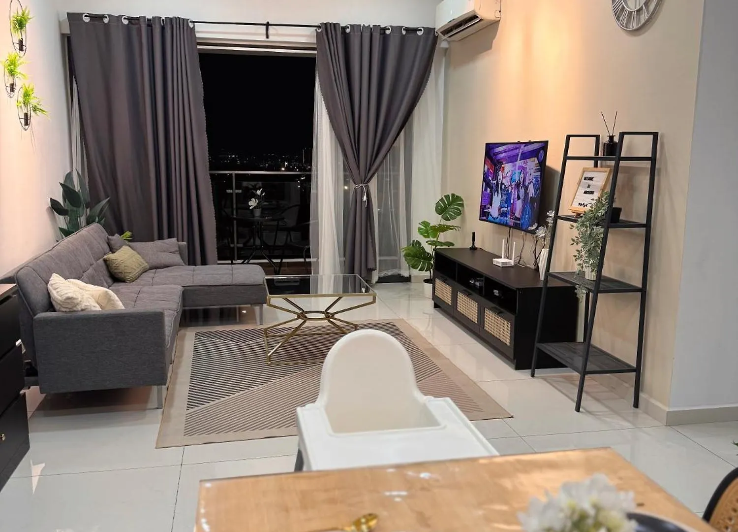 Wind Serenity At Country Garden Danga Bay With 2Carparks Foc Netflix Access And Youtube Premium 3Beds3Bath For 6-13Pax By Minshuku Johor Bahru Apartmán